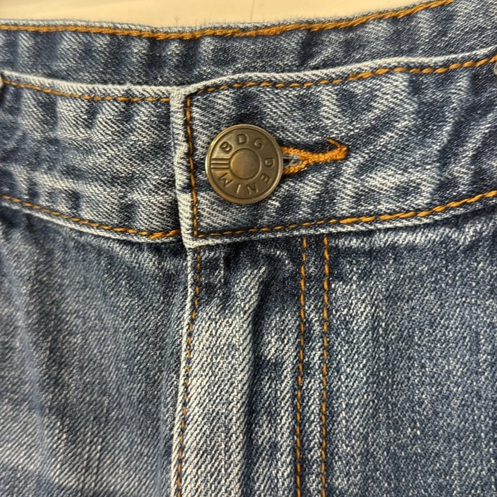 BDG Mid Rise Freja Vintage Fit Denim/Jean Shorts Size 32. Frayed Hems.